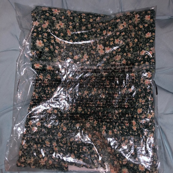 American Eagle smocked tube top - Picture 3 of 3